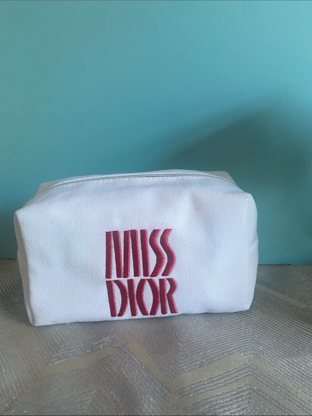 Dior White Canvas Pouch with Red Miss Dior Embroidery - Picture 2 of 7